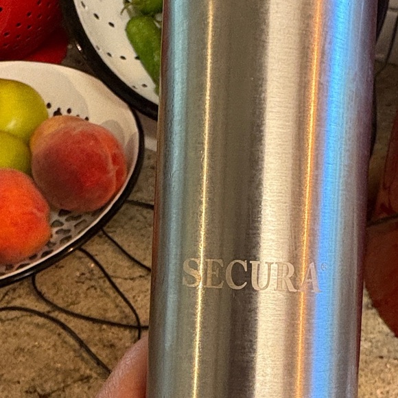 Stainless Steel Electric Wine Opener with Blue LED Light - Picture 6 of 6